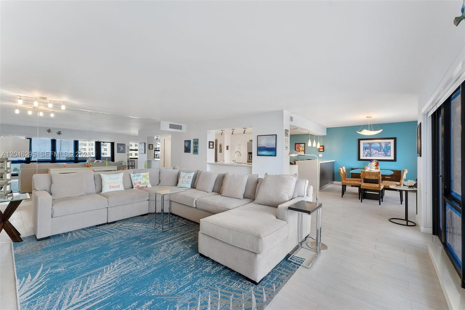 5100 N Ocean Blvd 916 photo 1