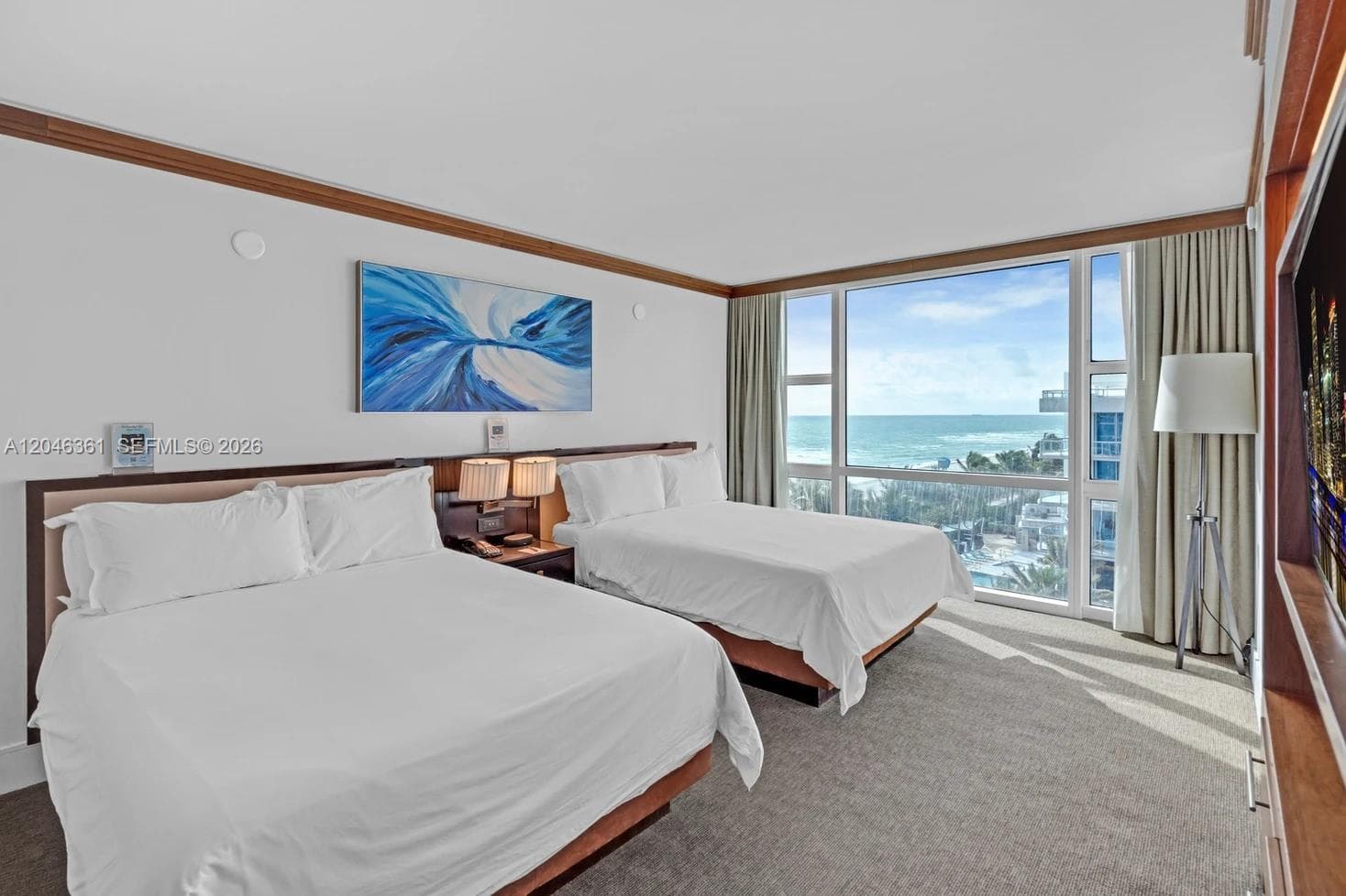 6801 Collins Ave 608 (door 616) photo 1