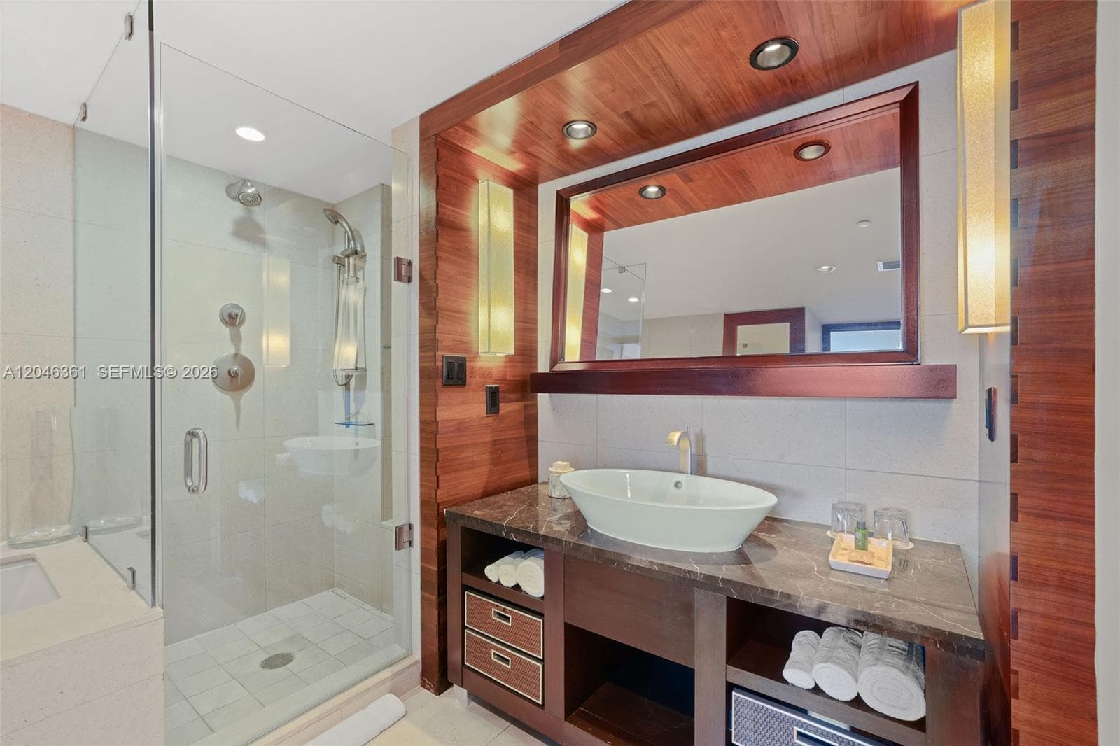 6801 Collins Ave 608 (door 616) photo 21