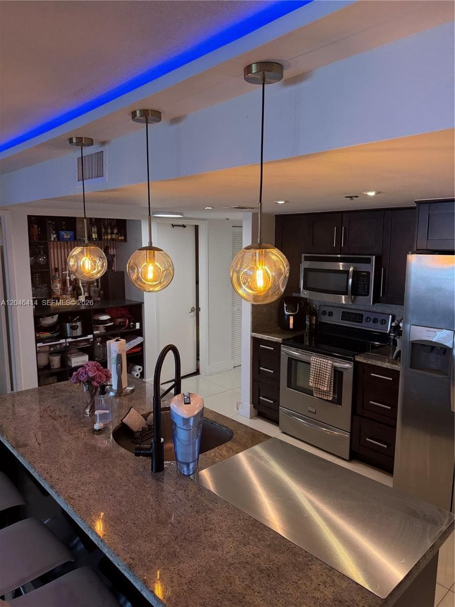 1717 N Bayshore Dr A-2847 photo 3
