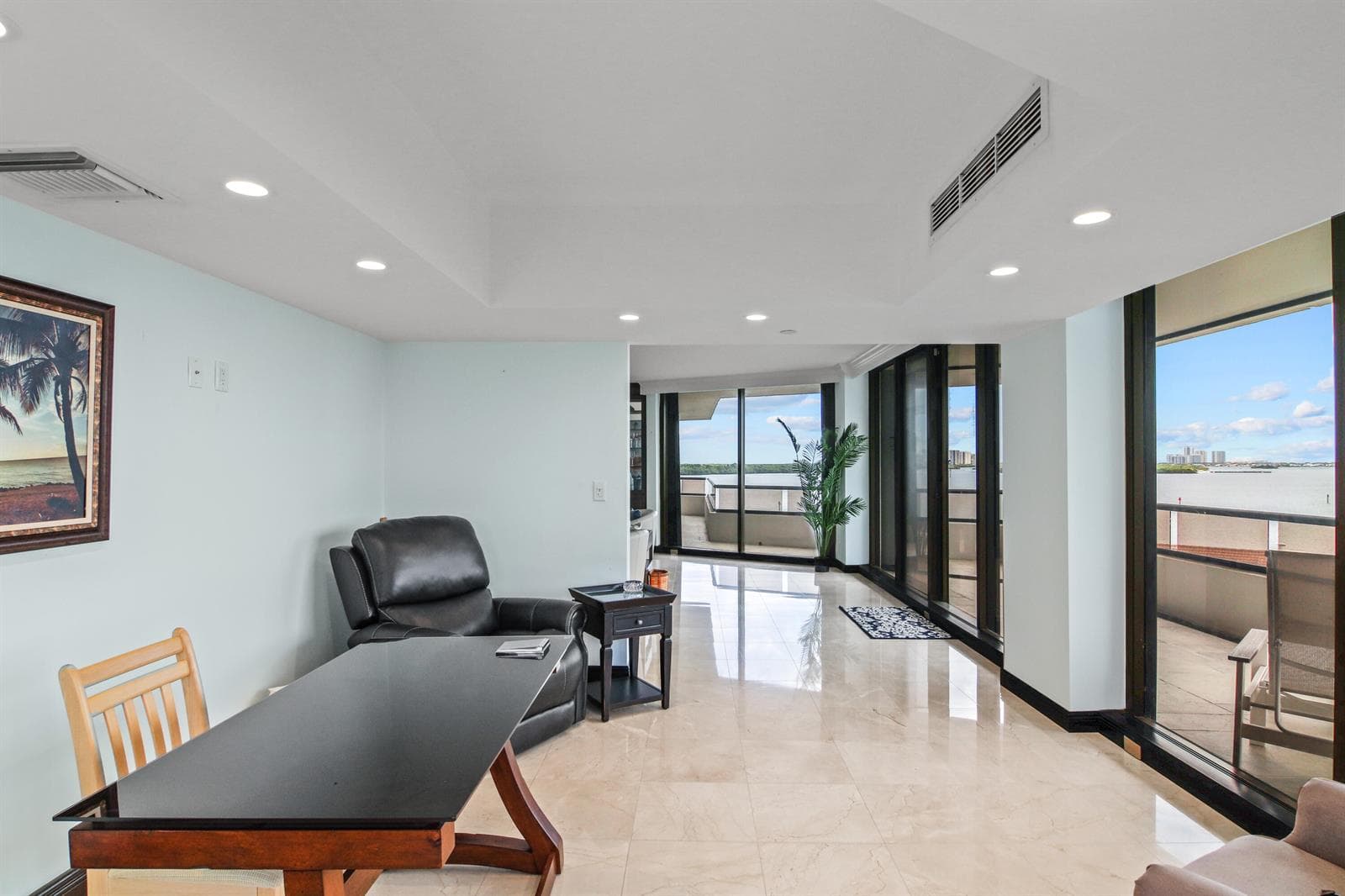 100 Lakeshore Drive 458 photo 20