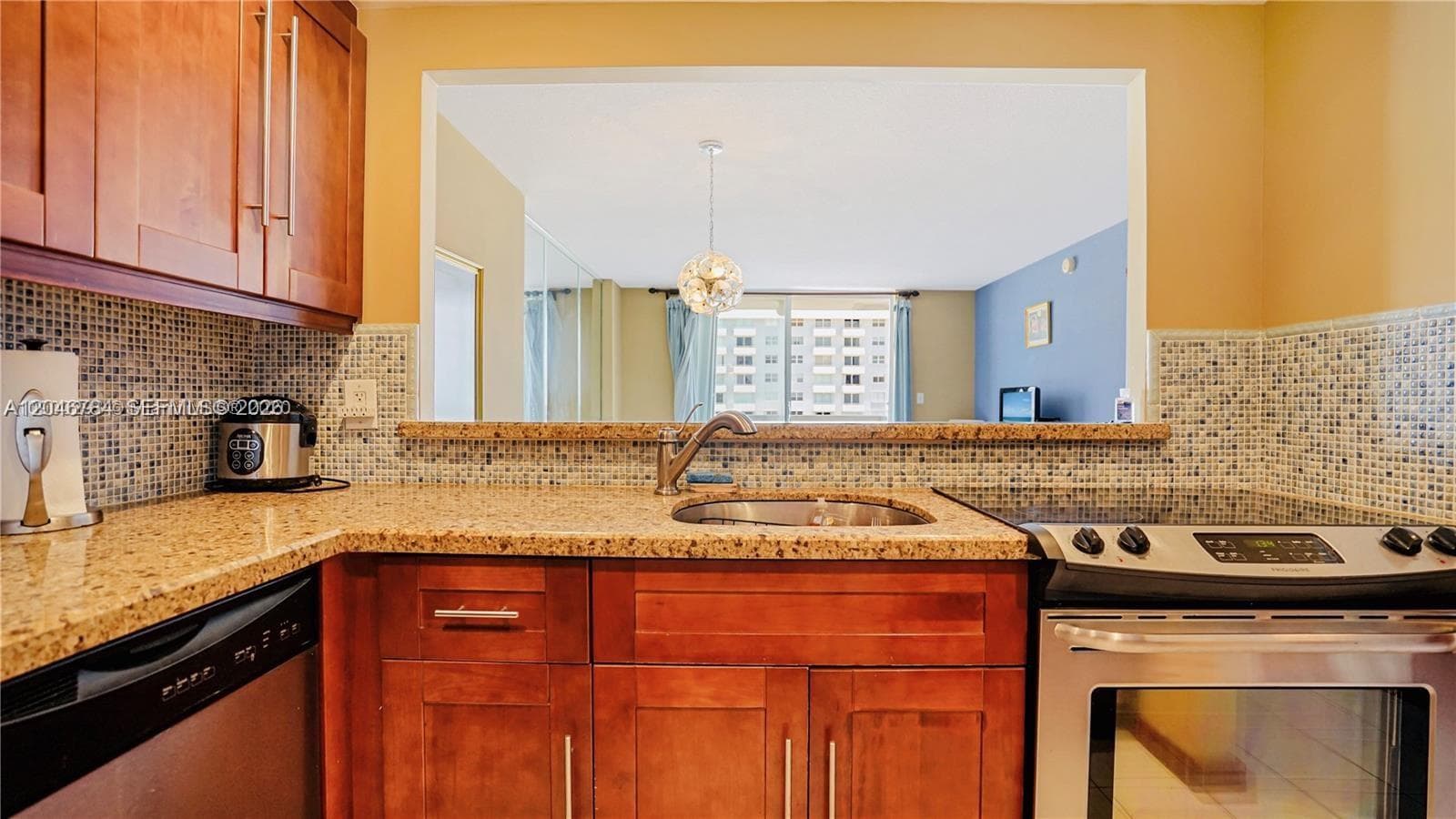 401 Ocean Dr 722 photo 3