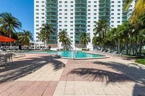 19380 Collins Ave 1423 photo 17