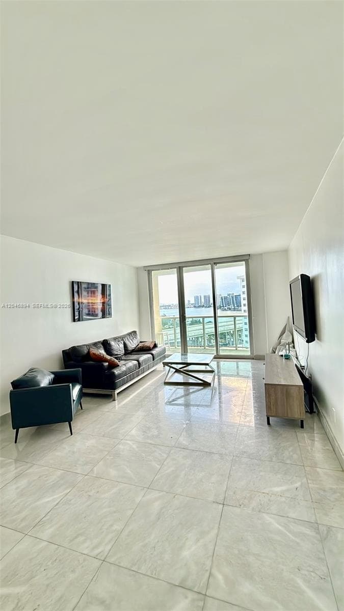 19380 Collins Ave 1423 photo 5
