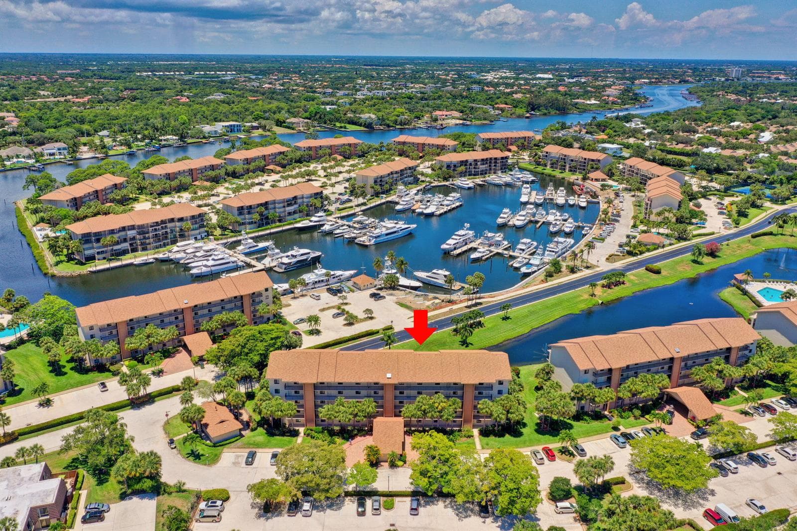 901 Seafarer Circle 104 photo 2