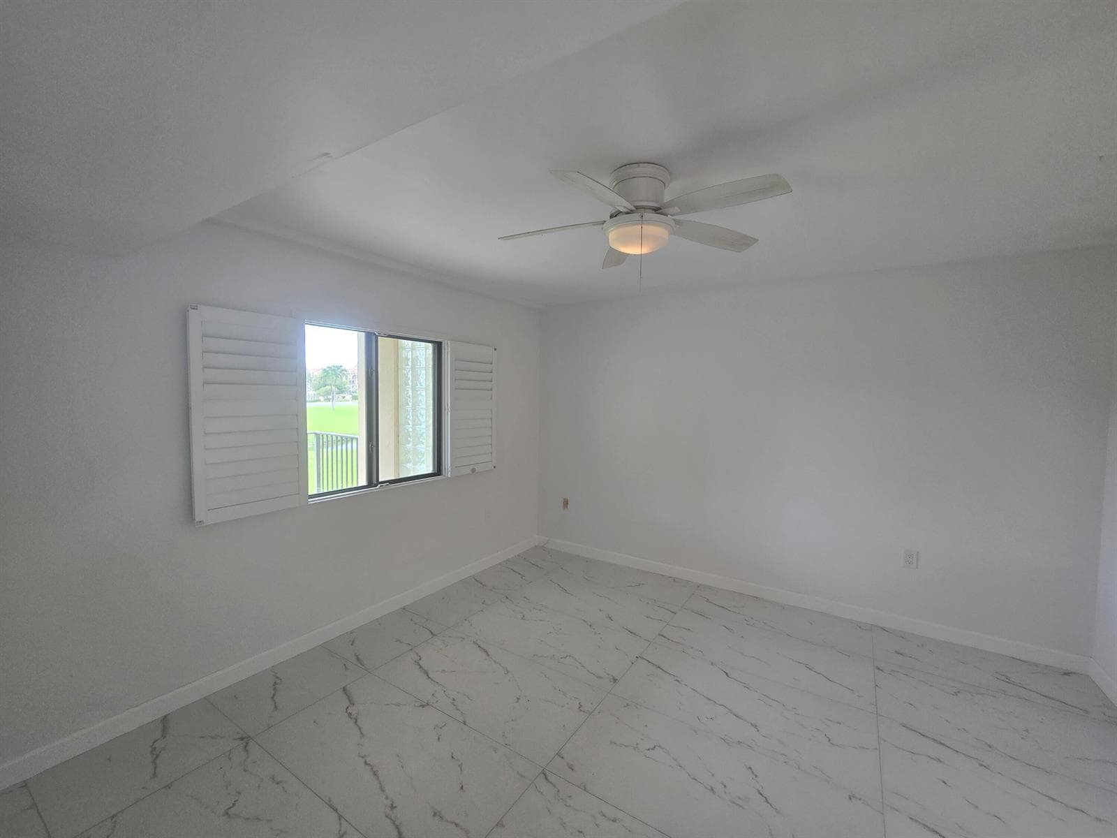 901 Seafarer Circle 104 photo 12