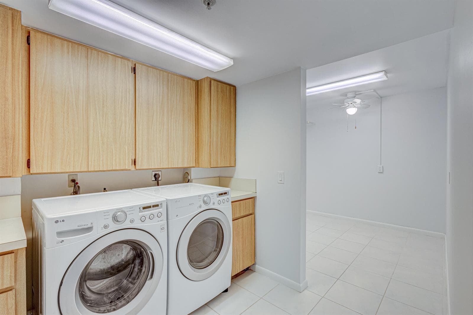 901 Seafarer Circle 104 photo 19