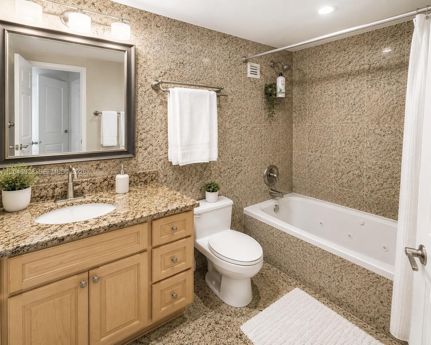 19201 Collins Ave 441 photo 7