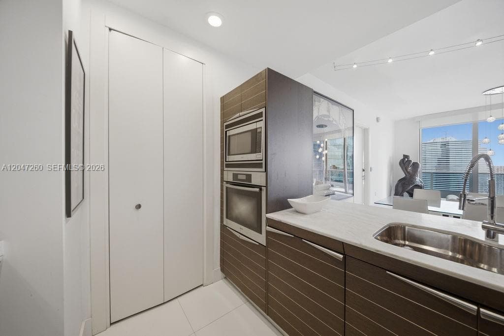200 Biscayne Boulevard Way 5110 photo 18