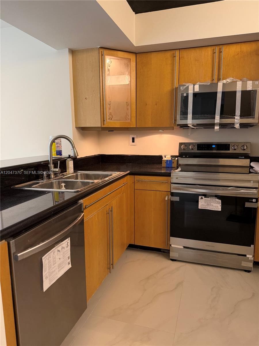 555 NE 15th St 23D photo 7