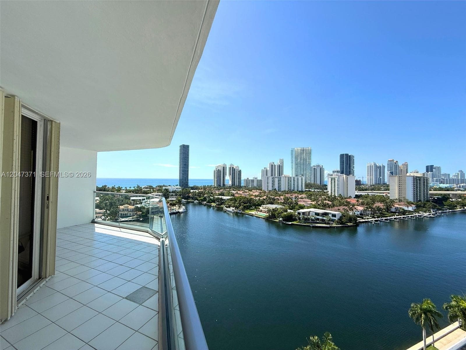19707 Turnberry Way 16G photo 2