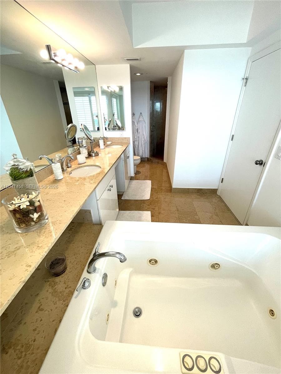 4775 Collins Ave 2305 photo 12