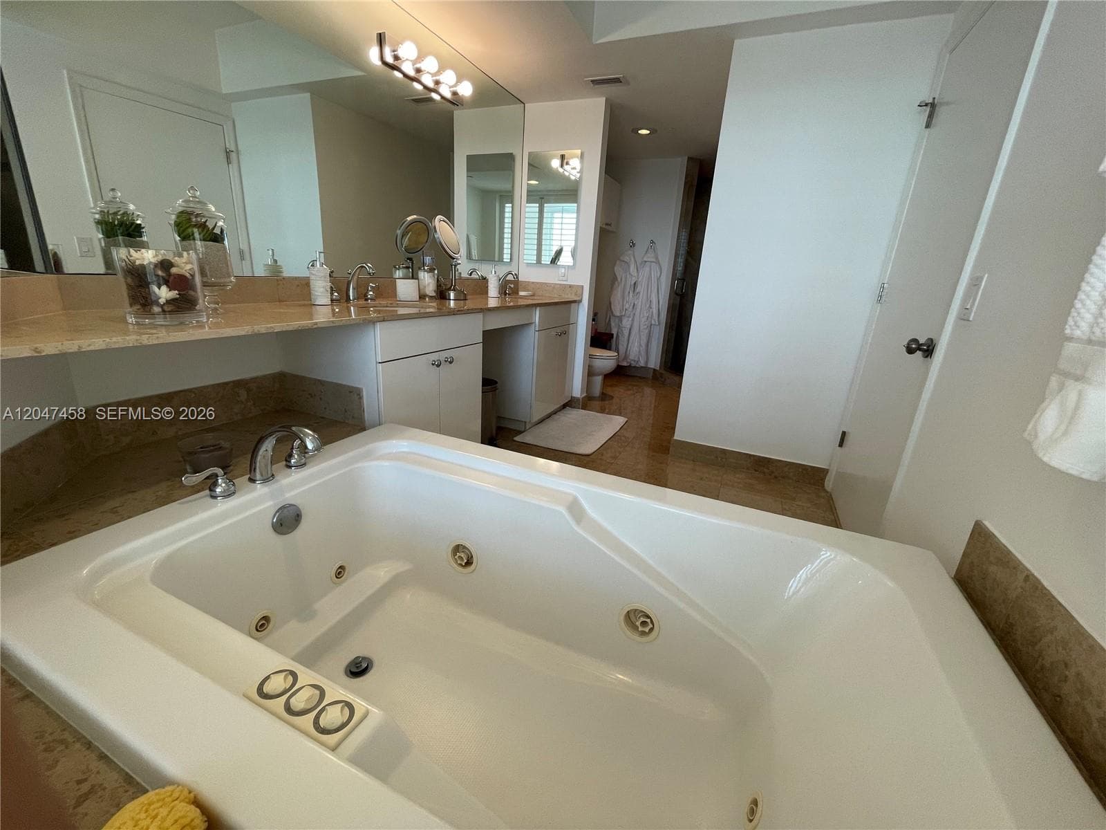 4775 Collins Ave 2305 photo 14