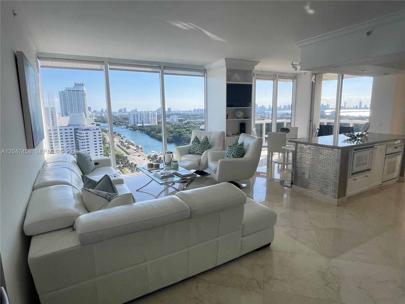 4775 Collins Ave 2305 photo 4