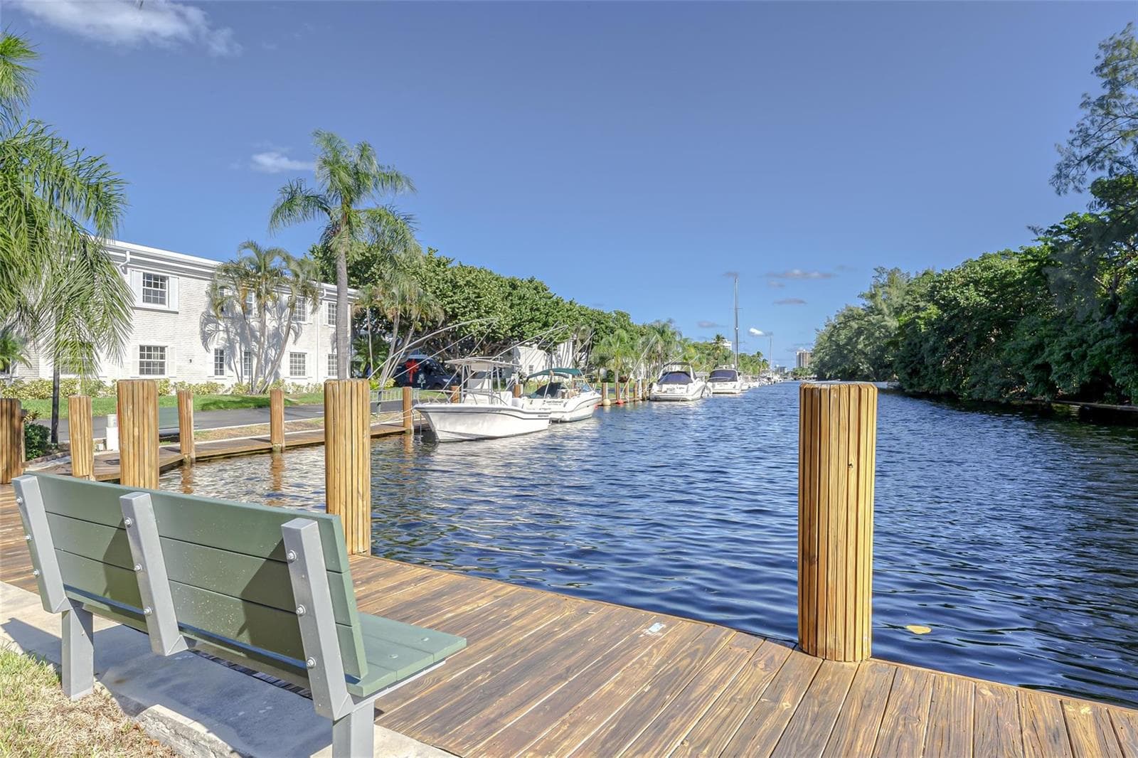 6449 Bay Club Drive 3 photo 3