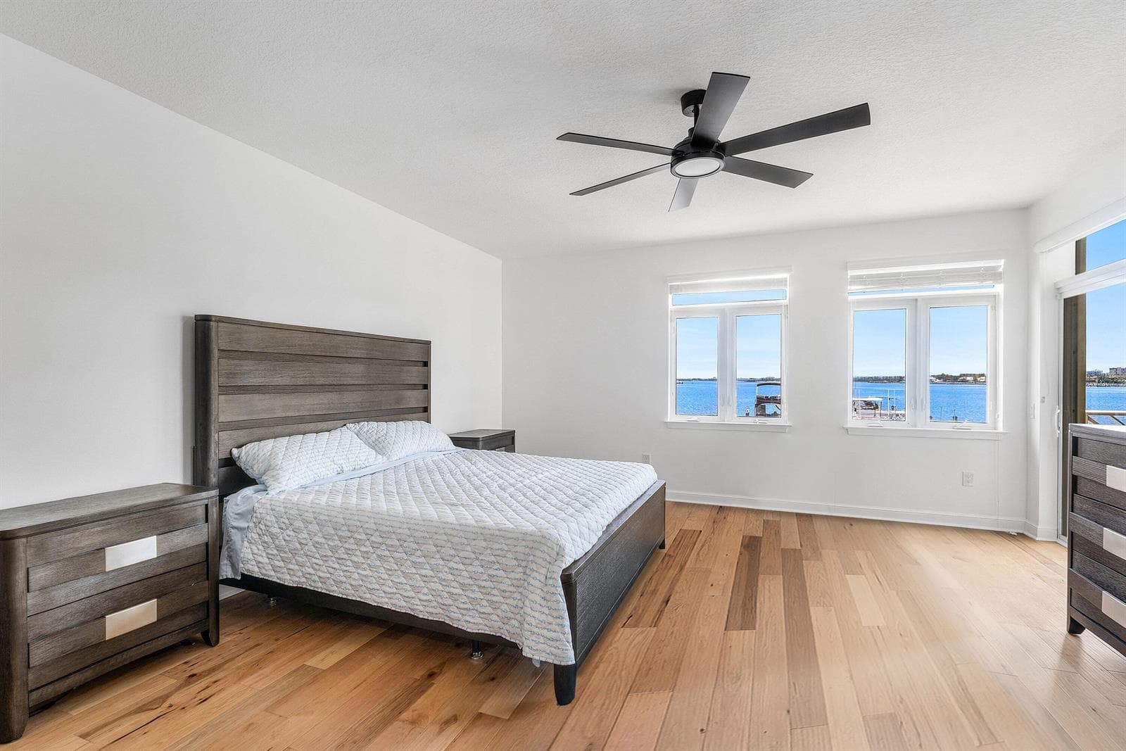309 E Ocean Avenue 103 photo 23