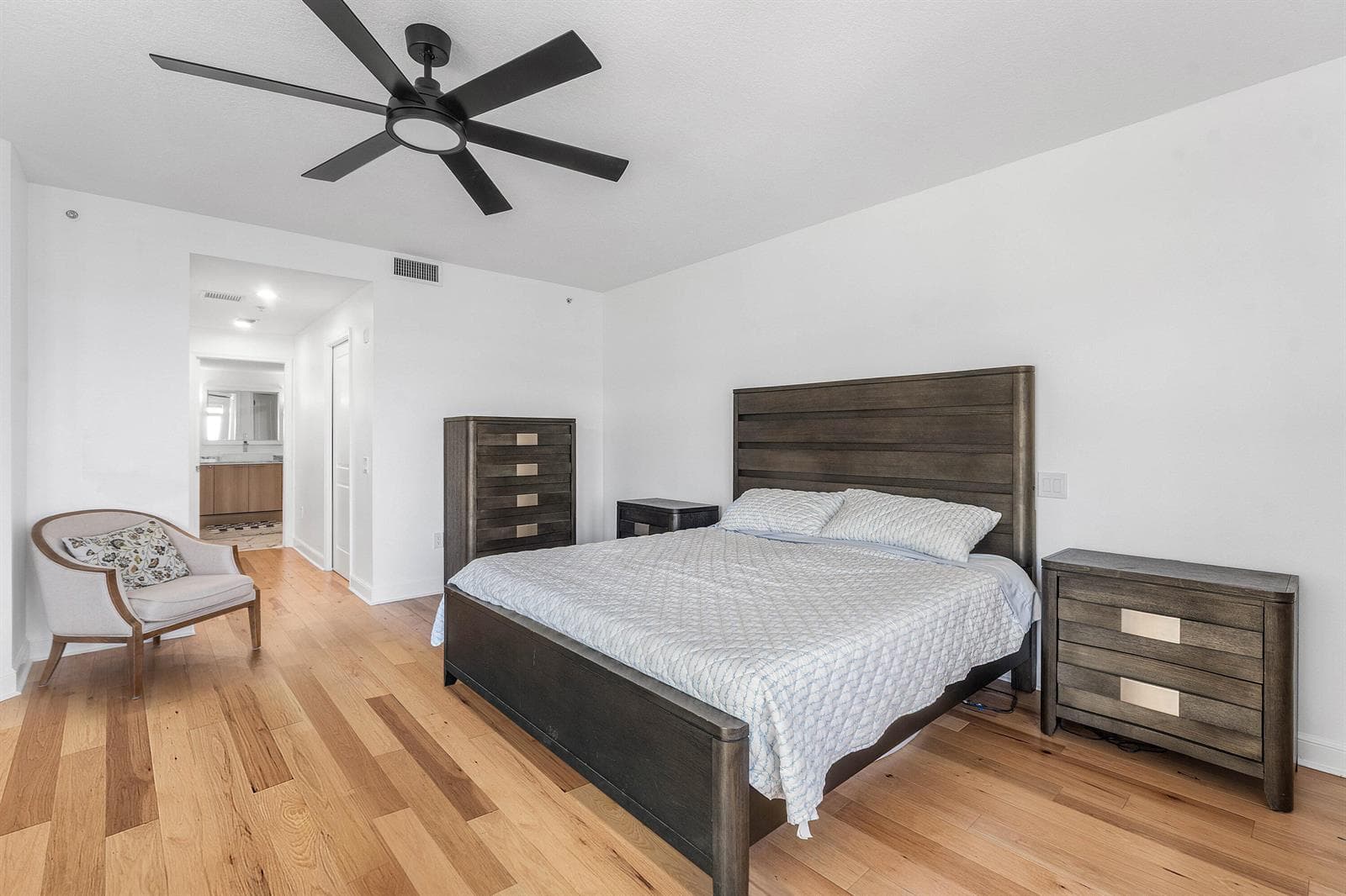 309 E Ocean Avenue 103 photo 25