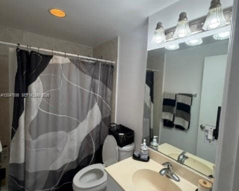 7501 E Treasure Dr 5J photo 5