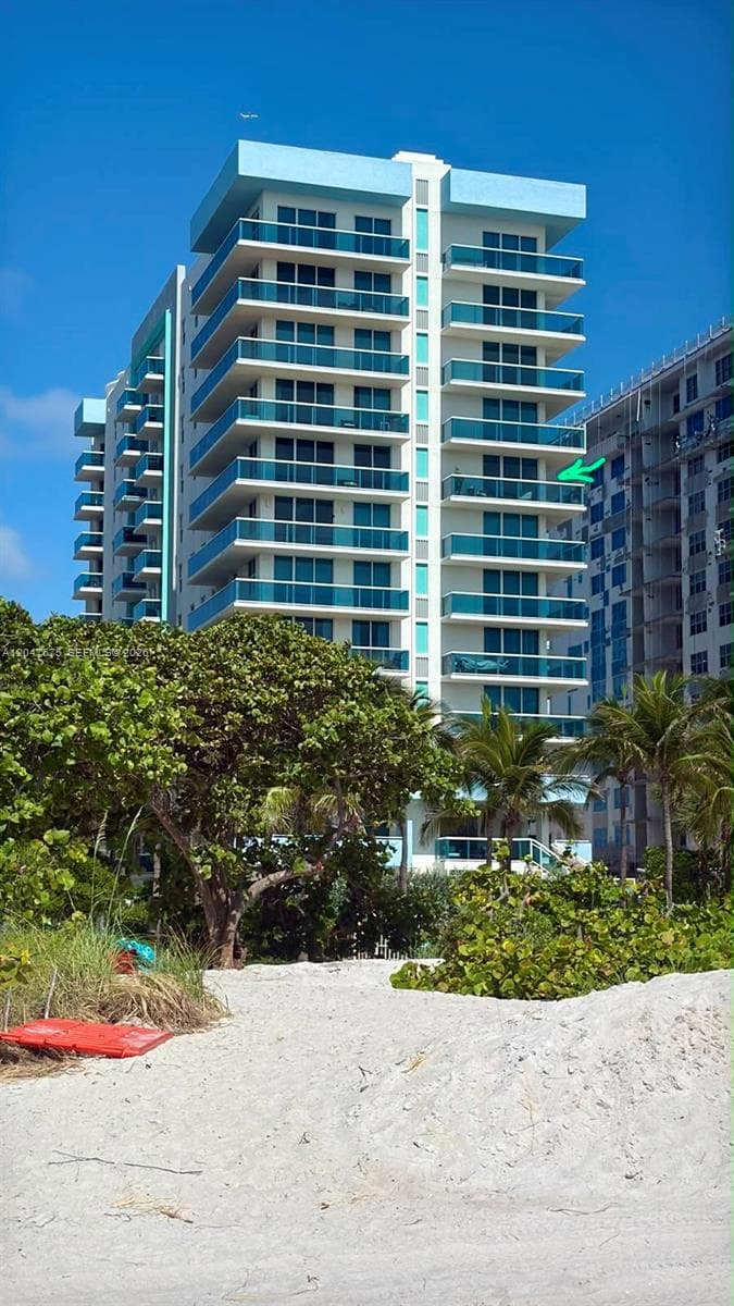 9201 Collins Ave 826 photo 18