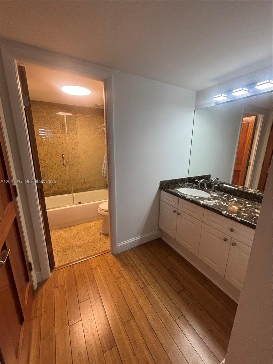 2301 Collins Ave 833 photo 16