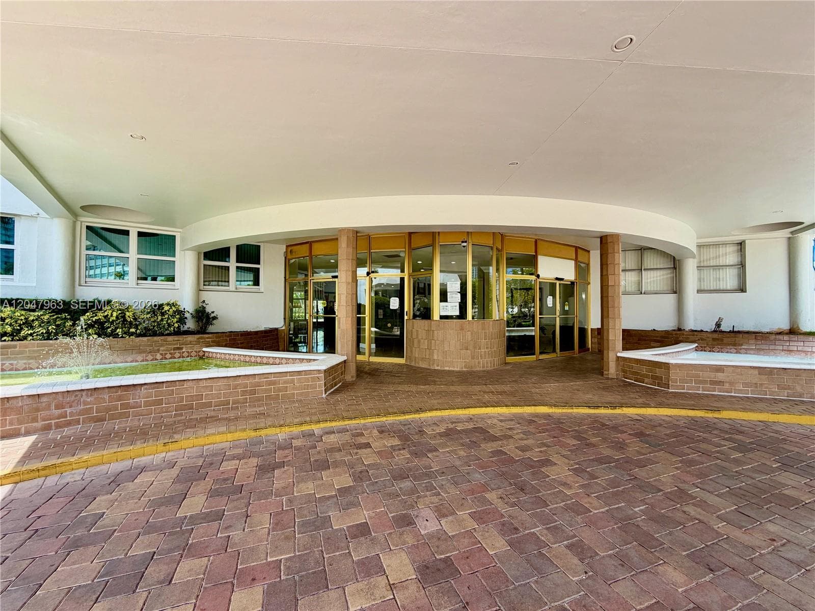 100 Golden Isles Dr 901 photo 5