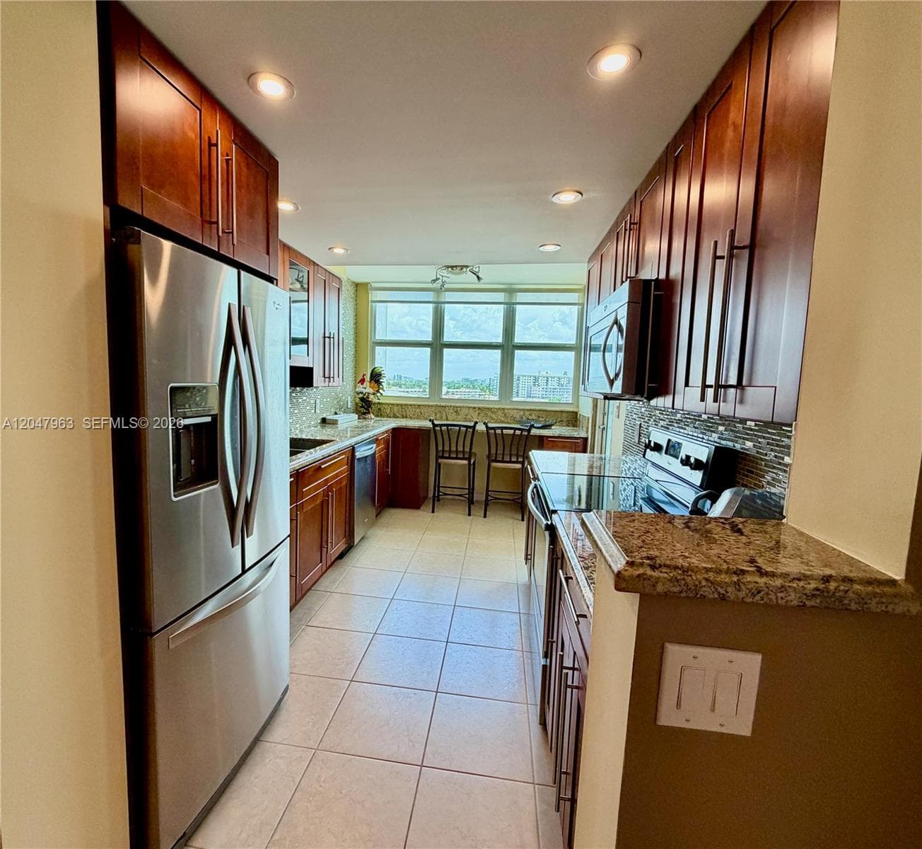 100 Golden Isles Dr 901 photo 24