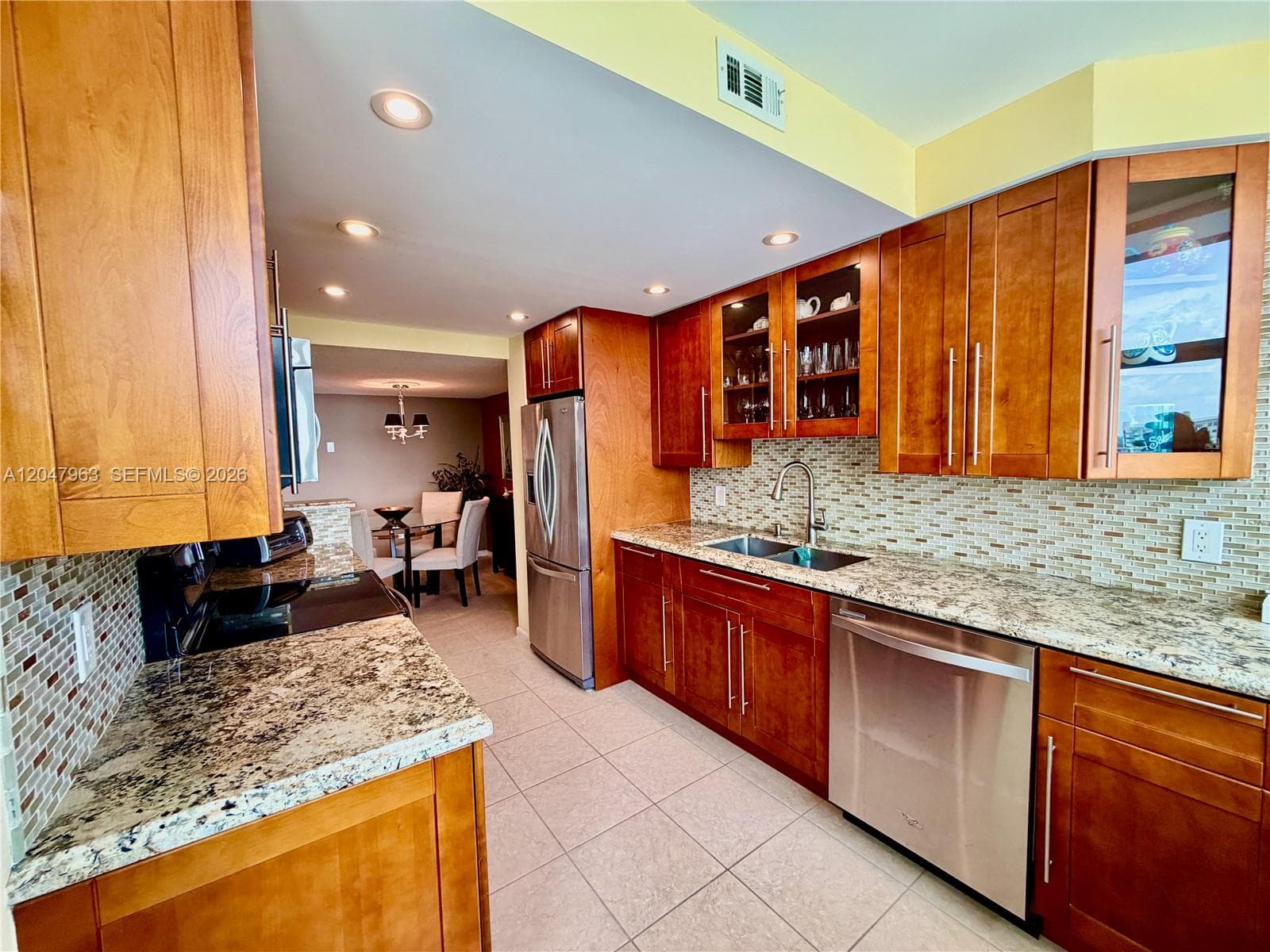 100 Golden Isles Dr 901 photo 25