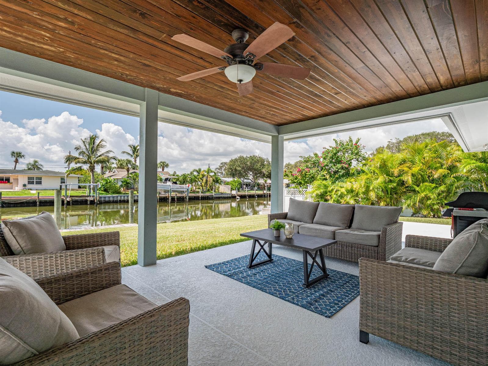 255 Marina Drive photo 1
