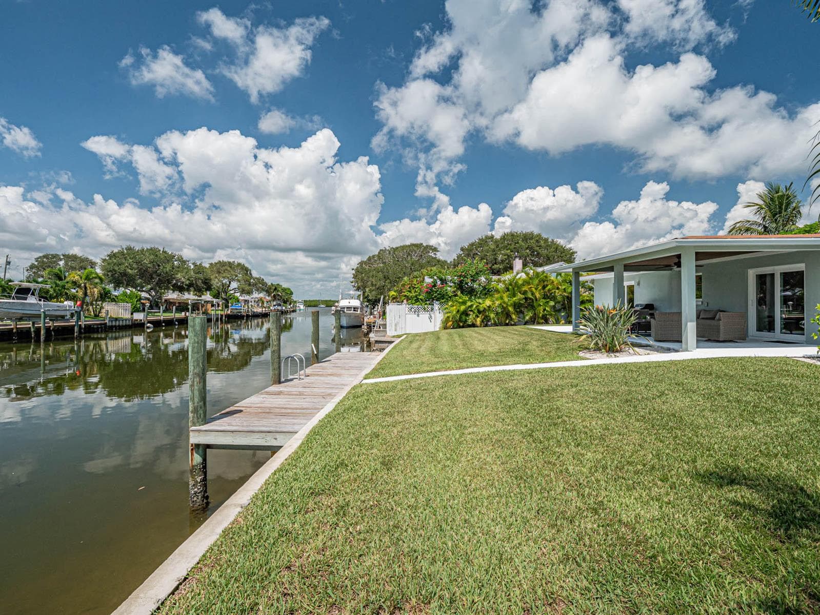 255 Marina Drive photo 4