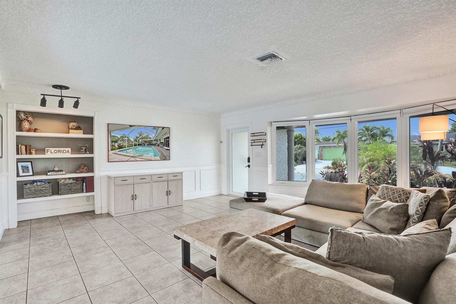 1430 NE 57th Street photo 3