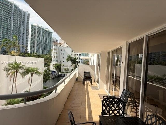 19707 Turnberry Way 4L photo 10