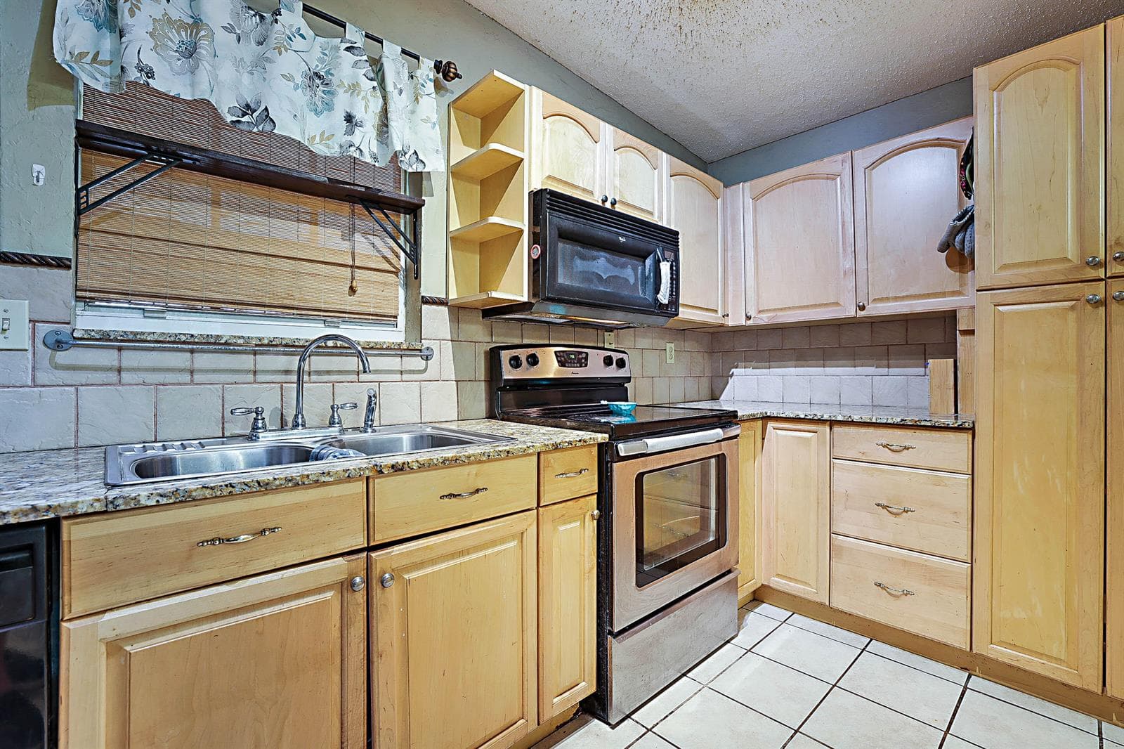 764 Camellia Drive photo 16