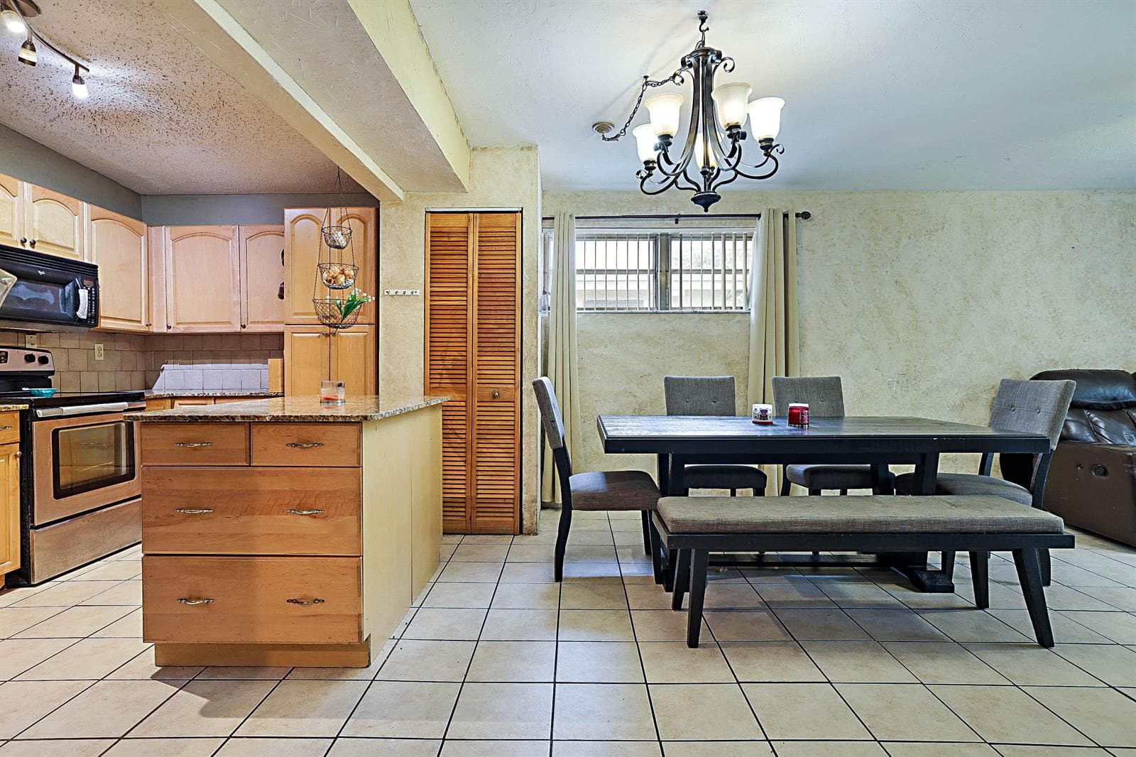 764 Camellia Drive photo 12