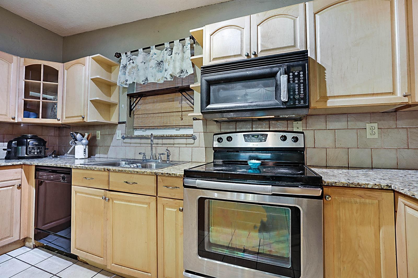 764 Camellia Drive photo 15