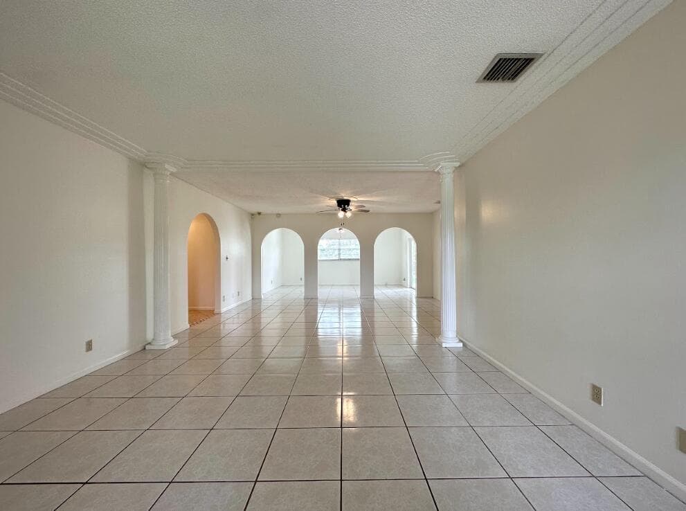 1292 Essex Drive photo 2