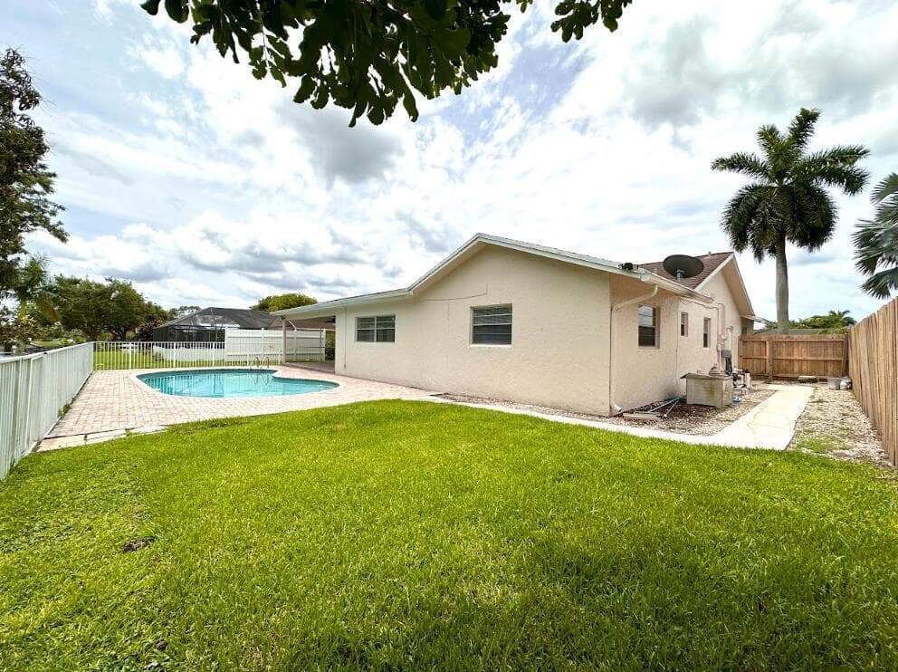 1292 Essex Drive photo 22