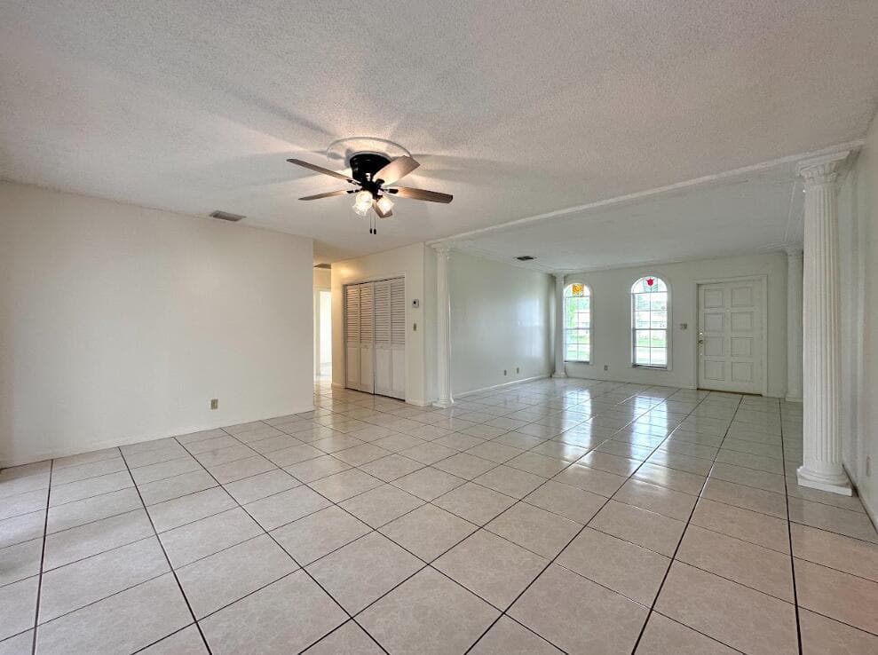 1292 Essex Drive photo 3