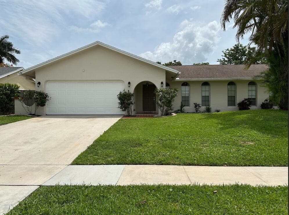 1292 Essex Drive photo 1