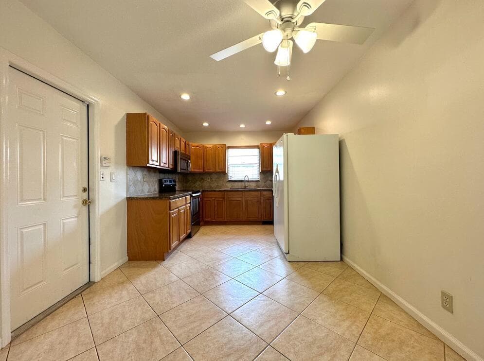 1292 Essex Drive photo 5