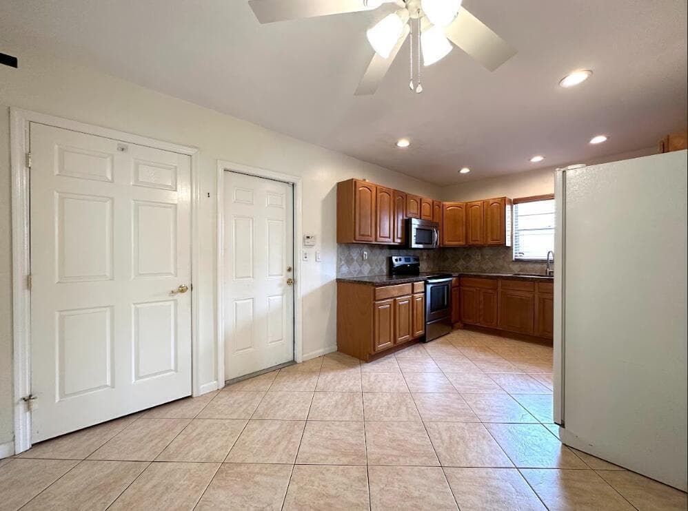 1292 Essex Drive photo 11