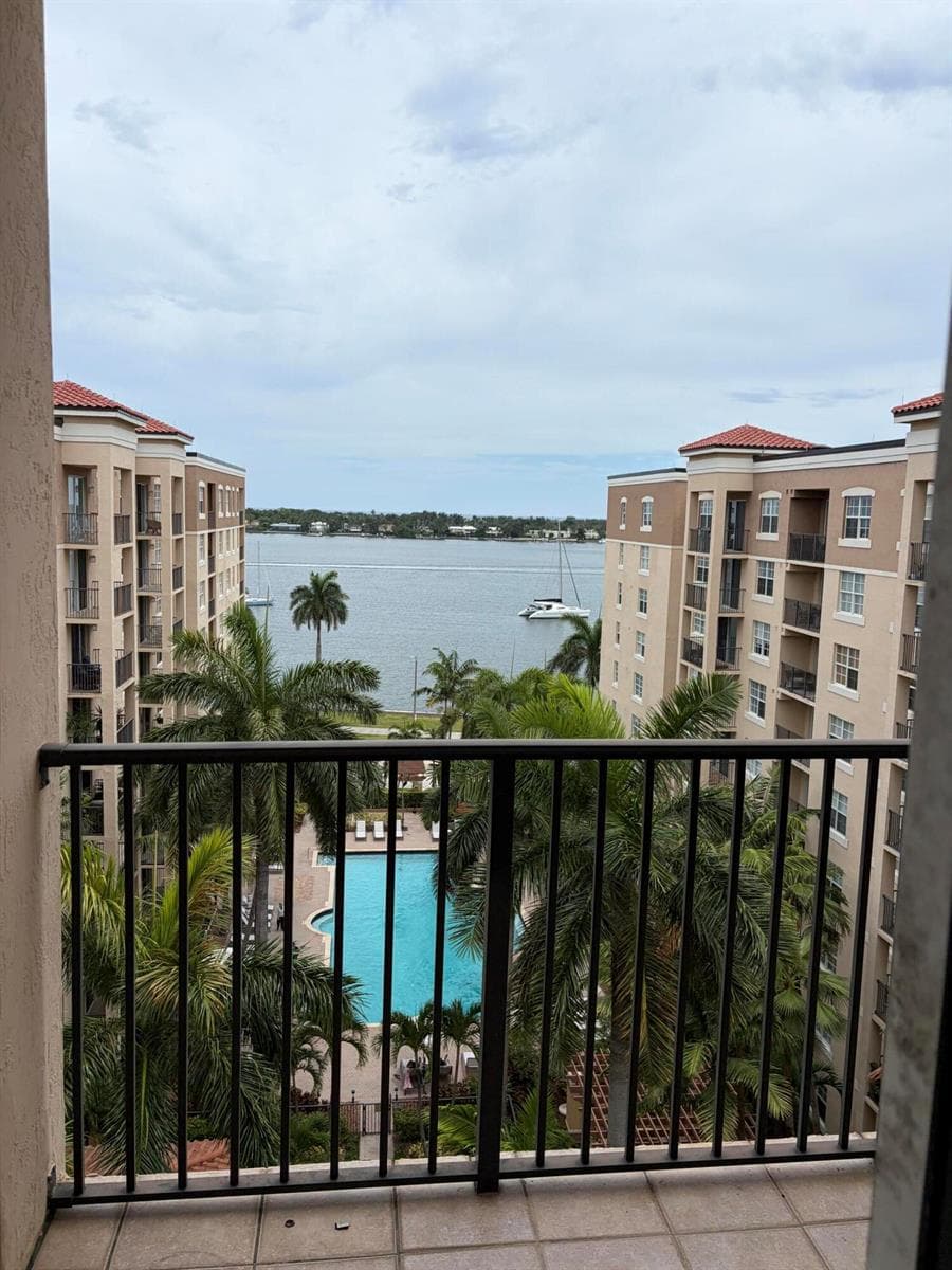 1801 N Flagler Drive 919 photo 3