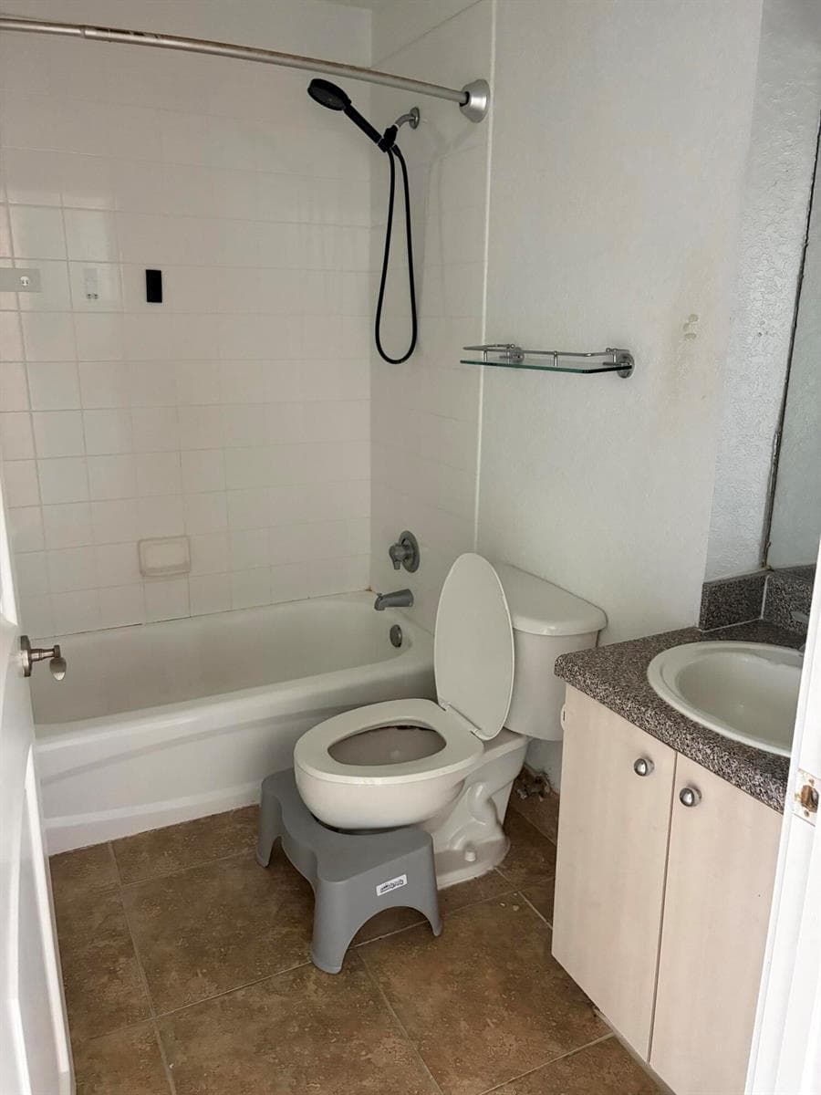 1801 N Flagler Drive 919 photo 4