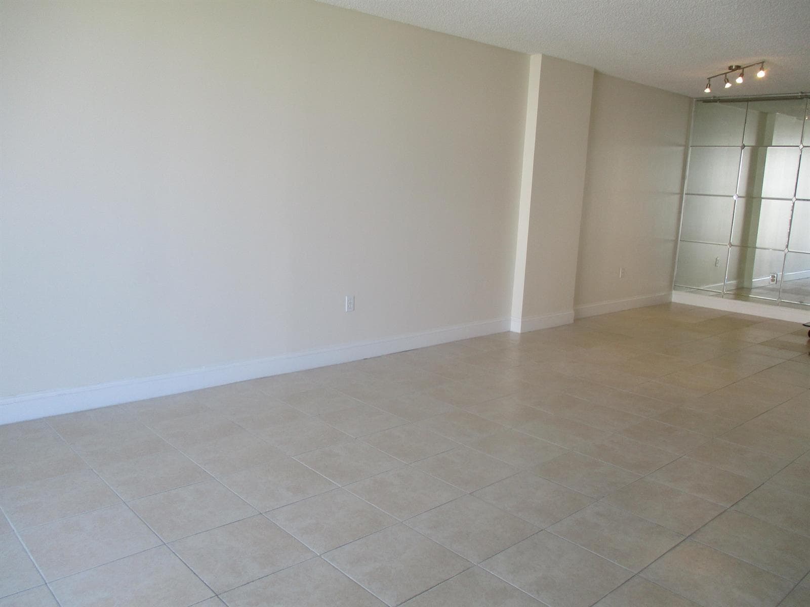 2801 NE 183rd Street 1112w photo 5