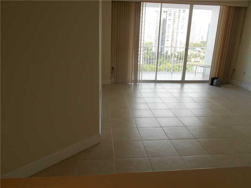 2801 NE 183rd Street 1112w photo 4