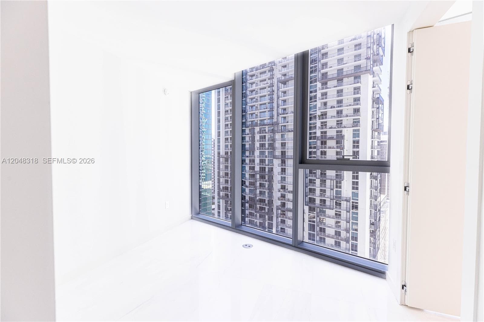 300 Biscayne Boulevard Way 2702E photo 18