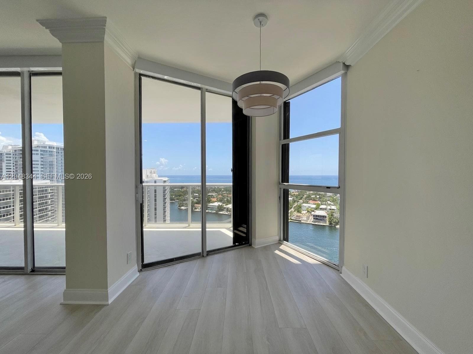 20281 E Country Club Dr 2104 photo 10