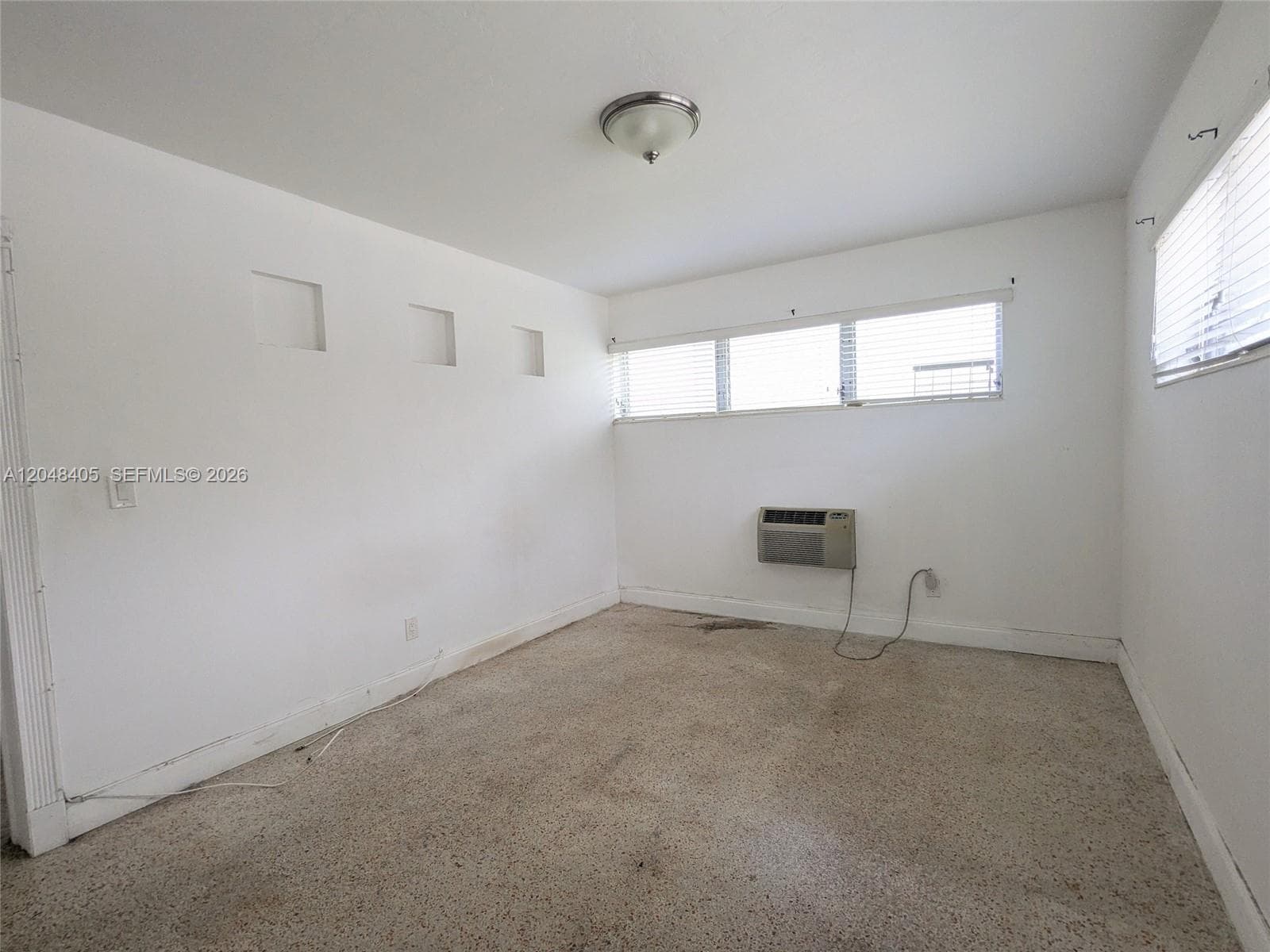 7805 Crespi Blvd 1 photo 11