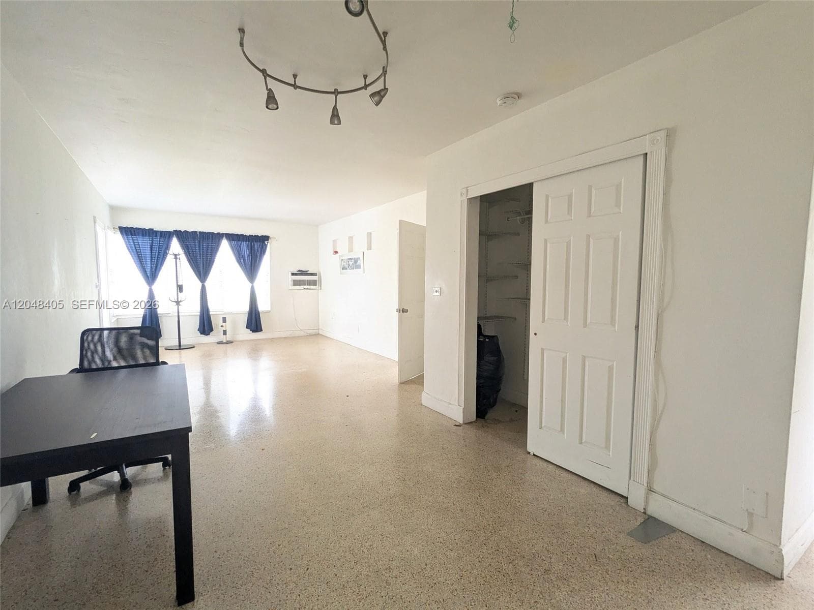 7805 Crespi Blvd 1 photo 4