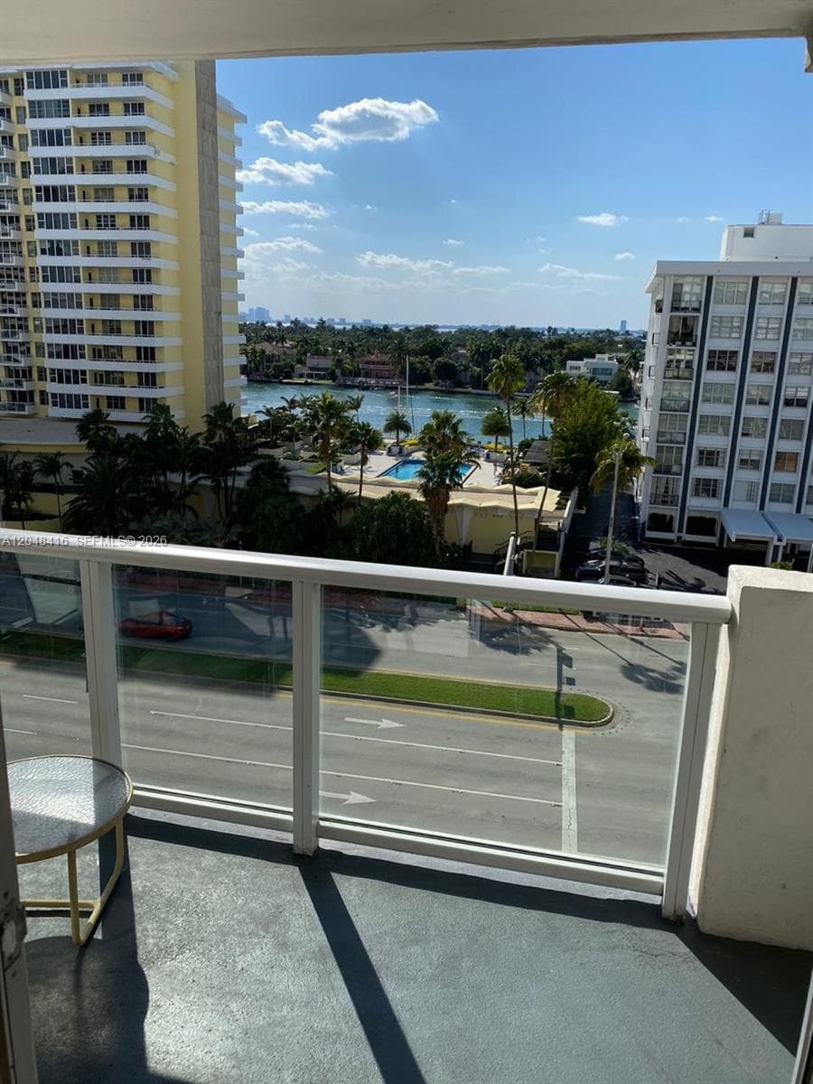 5601 Collins Ave 722 photo 5