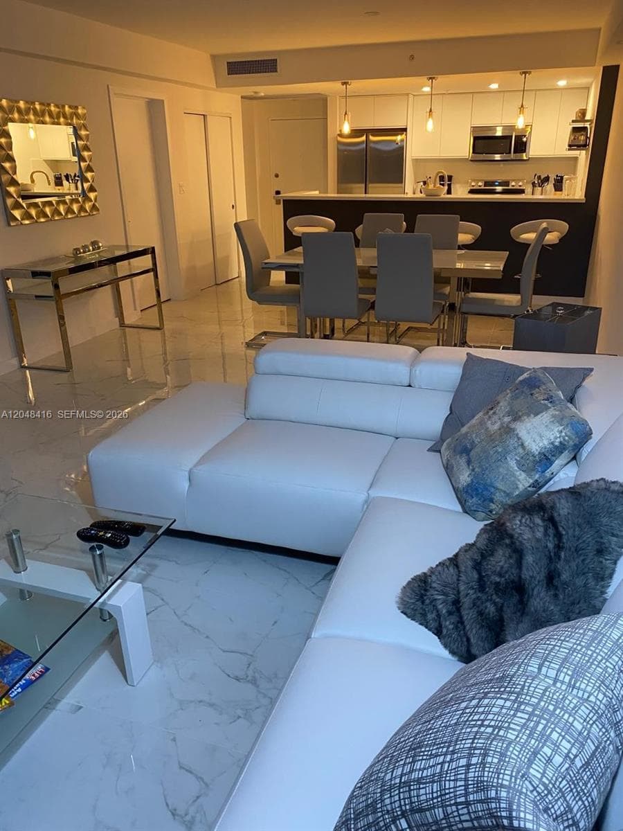 5601 Collins Ave 722 photo 4